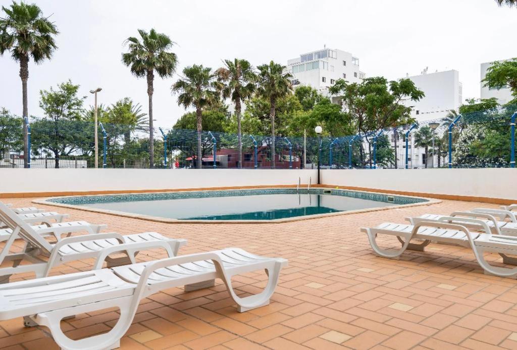 Quarteira Beach House Екстер'єр фото